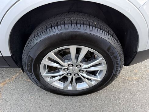 Used 2020 Cadillac XT5 Premium Luxury FWD image 7
