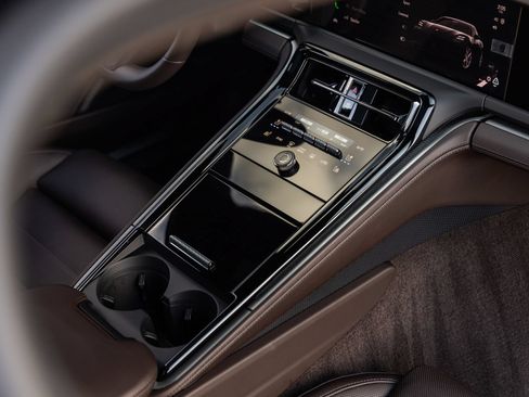 Certified 2026 Porsche Panamera 4 AWD/4WD image 30