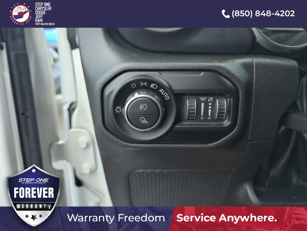 Used 2022 Jeep Gladiator Overland w/ Popular Equipment Package AWD/4WD image 19