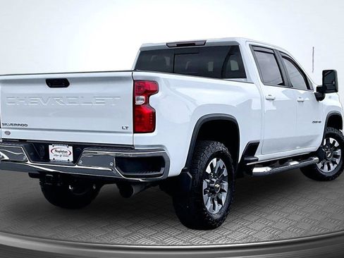 Used 2021 Chevrolet Silverado 2500 LT w/ Convenience Package AWD/4WD image 2