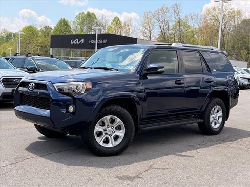 Used 2018 Toyota 4Runner SR5 Premium AWD/4WD image 2