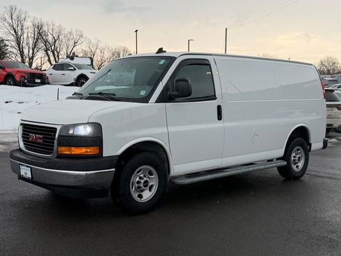 Used 2019 GMC Savana 2500 w/ Driver Convenience Package RWD image 3