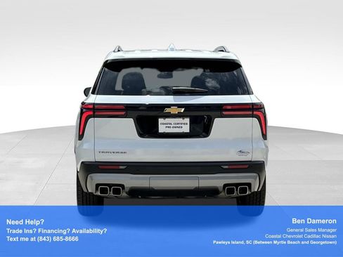 Used 2025 Chevrolet Traverse LT FWD image 12
