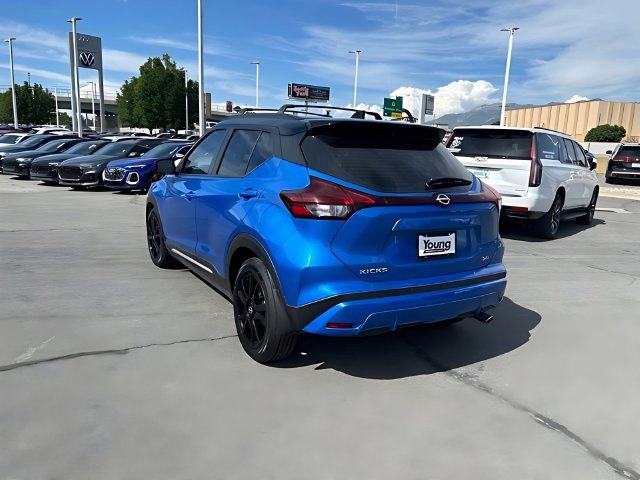 Used 2023 Nissan Kicks SR w/ Interior Electronics Package FWD image 5