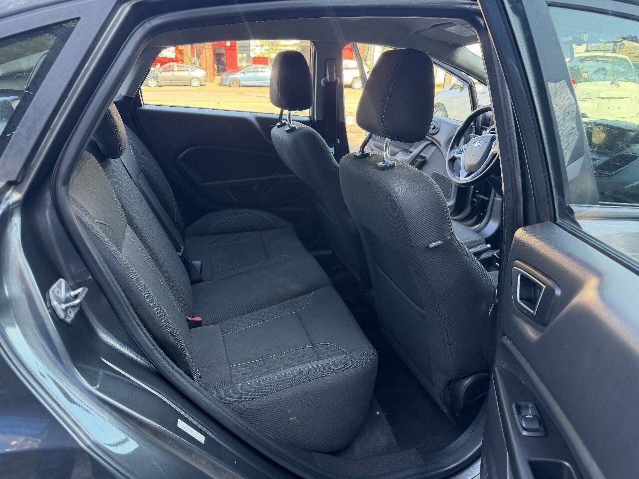 Used 2016 Ford Fiesta SE w/ Equipment Group 201A FWD image 14