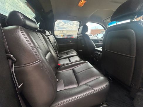 Used 2013 Chevrolet Avalanche LT image 42