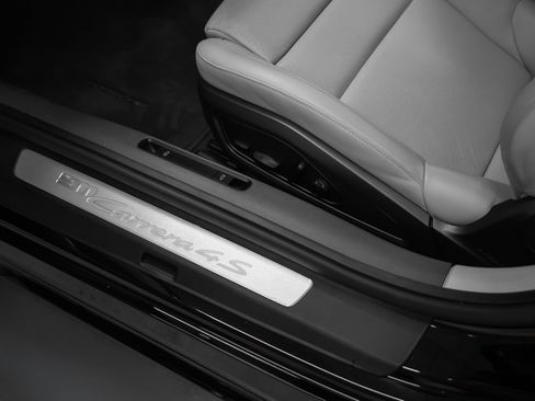 Certified 2021 Porsche 911 Carrera 4S image 41