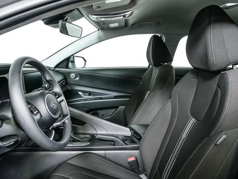 Used 2023 Hyundai Elantra SEL image 5