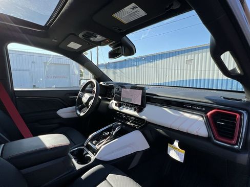 New 2025 GMC Canyon AT4 w/ AT4X Package image 30