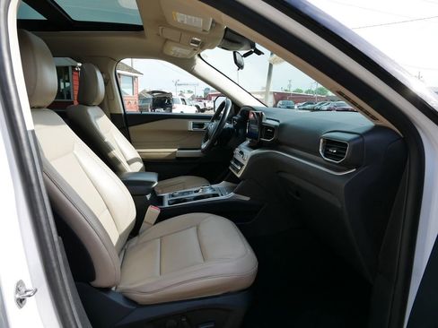Certified 2020 Ford Explorer XLT w/ Equipment Group 202A AWD/4WD image 8