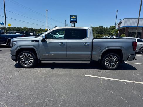 Used 2025 GMC Sierra 1500 Denali Ultimate AWD/4WD image 9