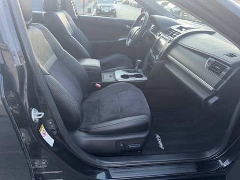 Used 2012 Toyota Camry SE w/ Leather Pkg FWD image 22