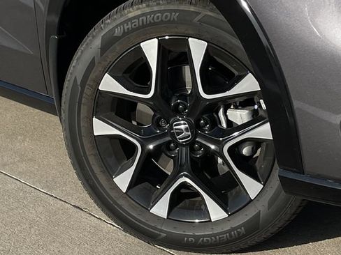 Used 2026 Honda HR-V EX-L image 8