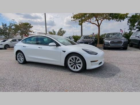 Used 2023 Tesla Model 3 Standard Range image 54