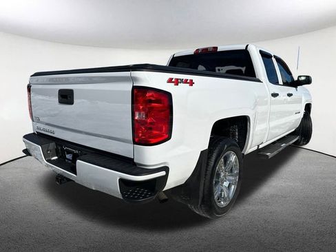 Used 2018 Chevrolet Silverado 1500 Custom w/ Custom Convenience Package image 14