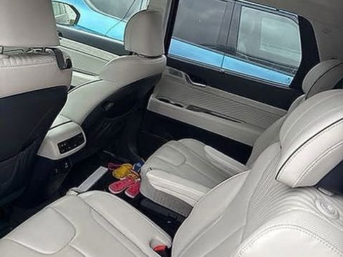 Used 2023 Hyundai Palisade Calligraphy image 14