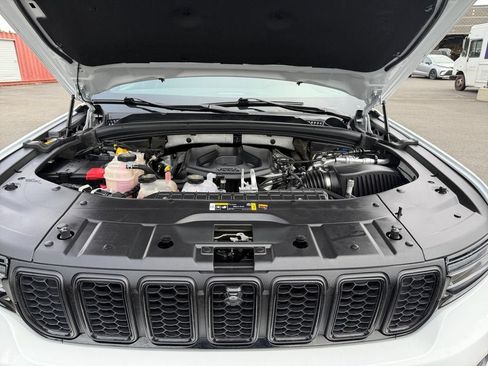 Used 2022 Jeep Grand Cherokee Trailhawk AWD/4WD image 29