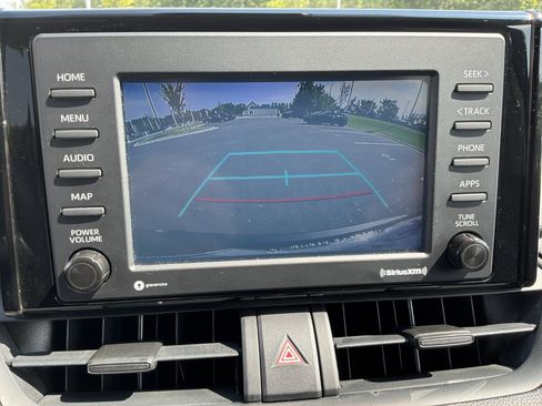 Used 2021 Toyota RAV4 XLE AWD/4WD image 25