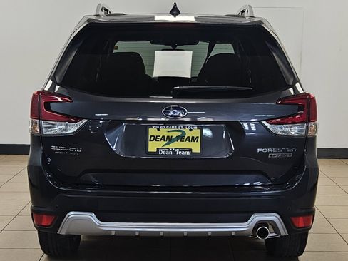 Used 2022 Subaru Forester Touring image 7