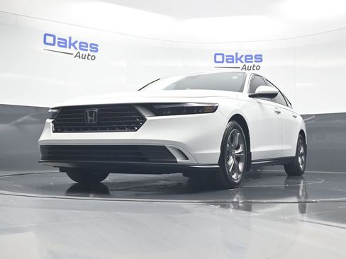Used 2024 Honda Accord EX image 38