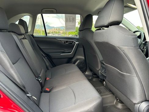 Used 2025 Toyota RAV4 LE AWD/4WD image 25