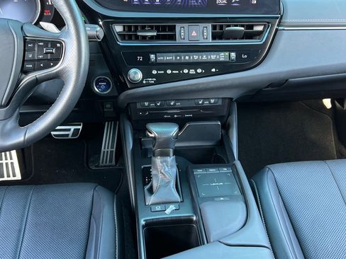 Used 2022 Lexus ES 300h F Sport w/ Accessory Package image 12