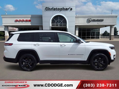 Used 2023 Jeep Grand Cherokee L Laredo AWD/4WD image 2