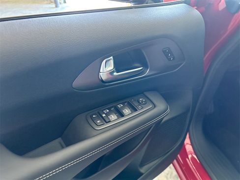 New 2025 Chrysler Pacifica Select image 15