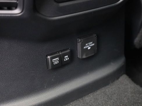 Used 2024 Toyota Tundra Platinum image 28