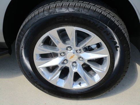 New 2025 Chevrolet Suburban Premier w/ Sun And Tow Package image 11