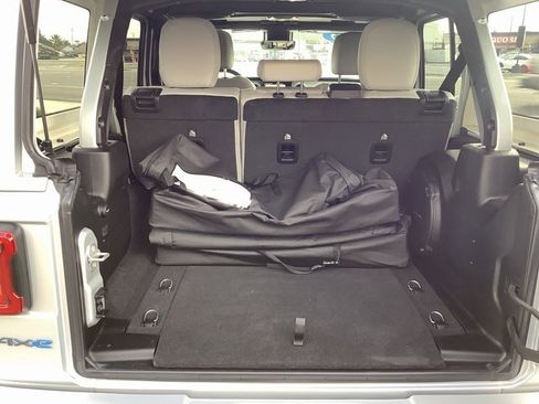 Used 2023 Jeep Wrangler Unlimited Sahara image 32