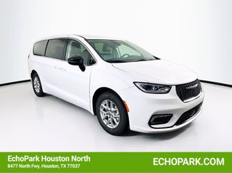 Used 2024 Chrysler Pacifica Touring-L video 1