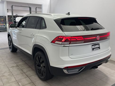New 2026 Volkswagen Atlas Cross Sport SE image 4