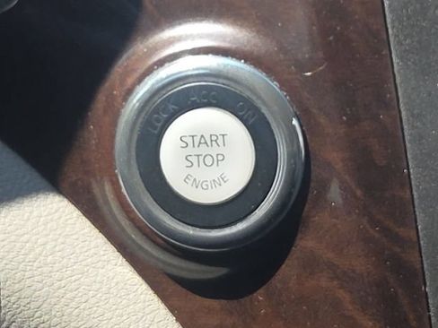 Used 2016 Nissan Quest SV FWD image 31