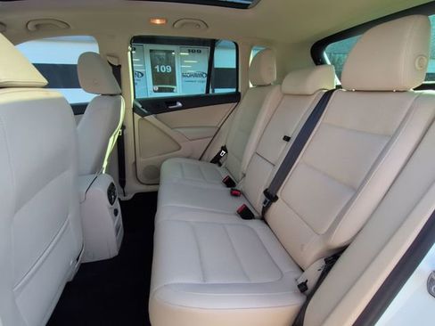 Used 2016 Volkswagen Tiguan SEL image 25