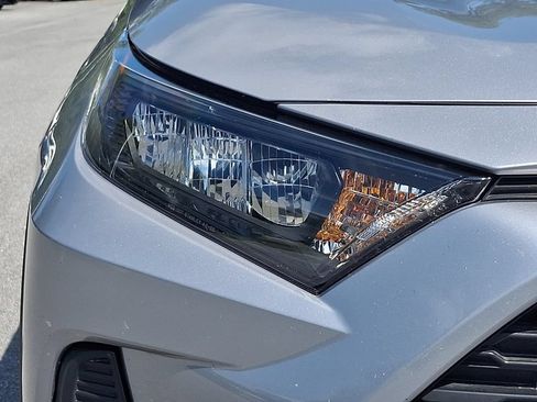 Certified 2022 Toyota RAV4 LE AWD/4WD image 9