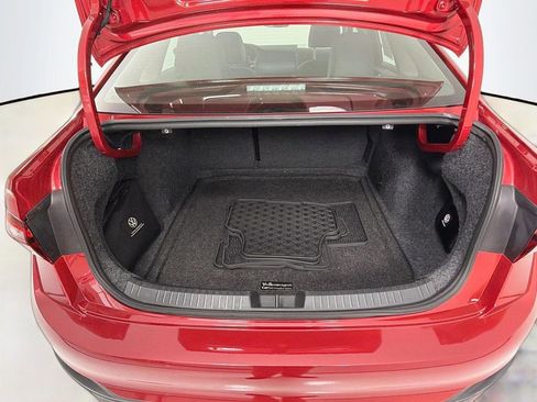 Certified 2023 Volkswagen Jetta SE w/ Panoramic Sunroof Package FWD image 25