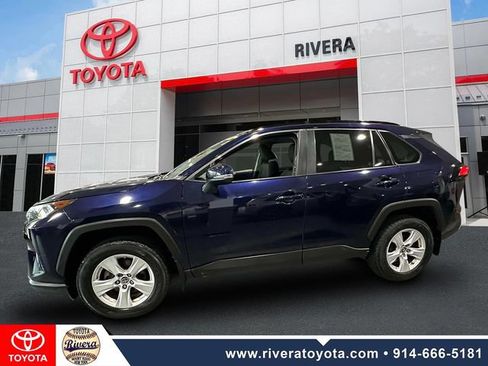 Used 2019 Toyota RAV4 XLE w/ Convenience Package AWD/4WD image 2
