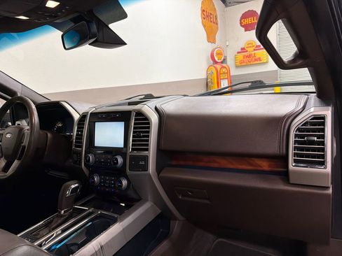 Used 2015 Ford F150 King Ranch w/ Equipment Group 601A Luxury AWD/4WD image 42