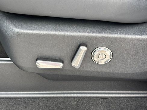 New 2025 Lincoln Navigator Reserve image 16