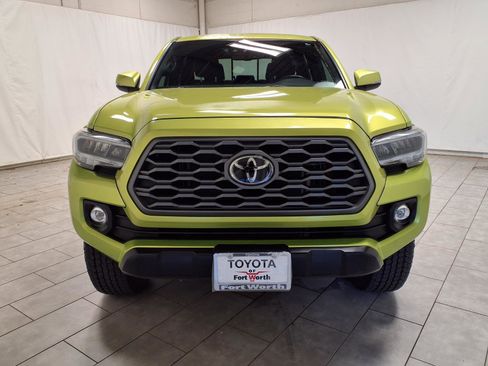 Used 2023 Toyota Tacoma TRD Off-Road image 2