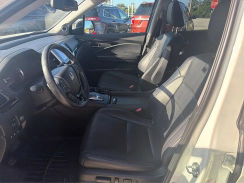 Used 2017 Honda Pilot Elite image 9