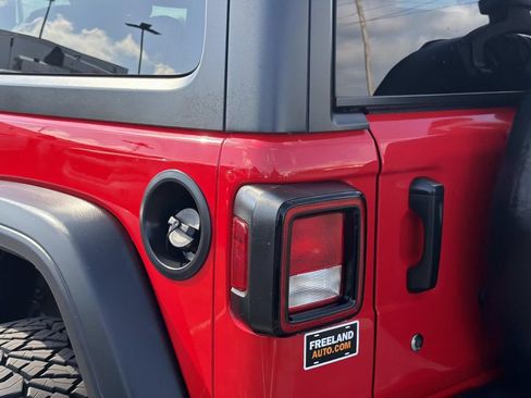 Used 2019 Jeep Wrangler Sport AWD/4WD image 11
