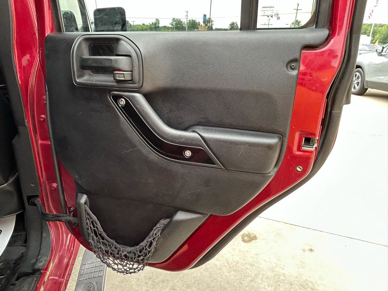 Used 2012 Jeep Wrangler Unlimited Sahara AWD/4WD image 15