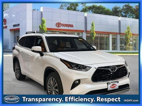Used 2020 Toyota Highlander Platinum image 1