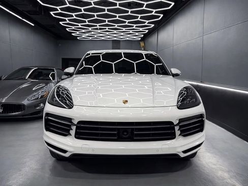 Used 2022 Porsche Cayenne Platinum Edition w/ Premium Package Plus image 3