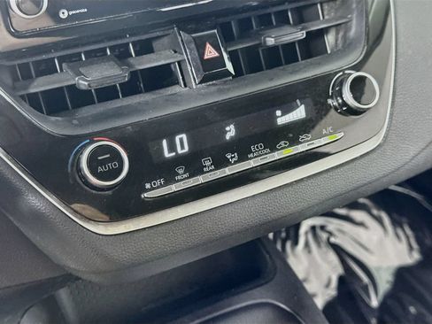 Used 2022 Toyota Corolla LE FWD image 24