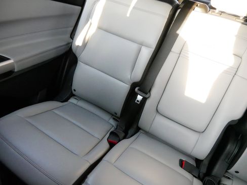 Used 2021 Ford Explorer XLT w/ Equipment Group 202A image 12