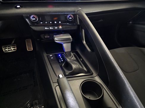 Certified 2025 Hyundai Elantra Sport FWD image 27
