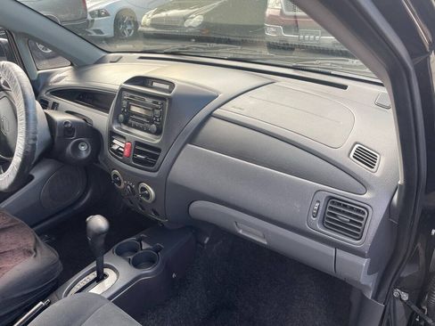 Used 2004 Suzuki Aerio S FWD image 14